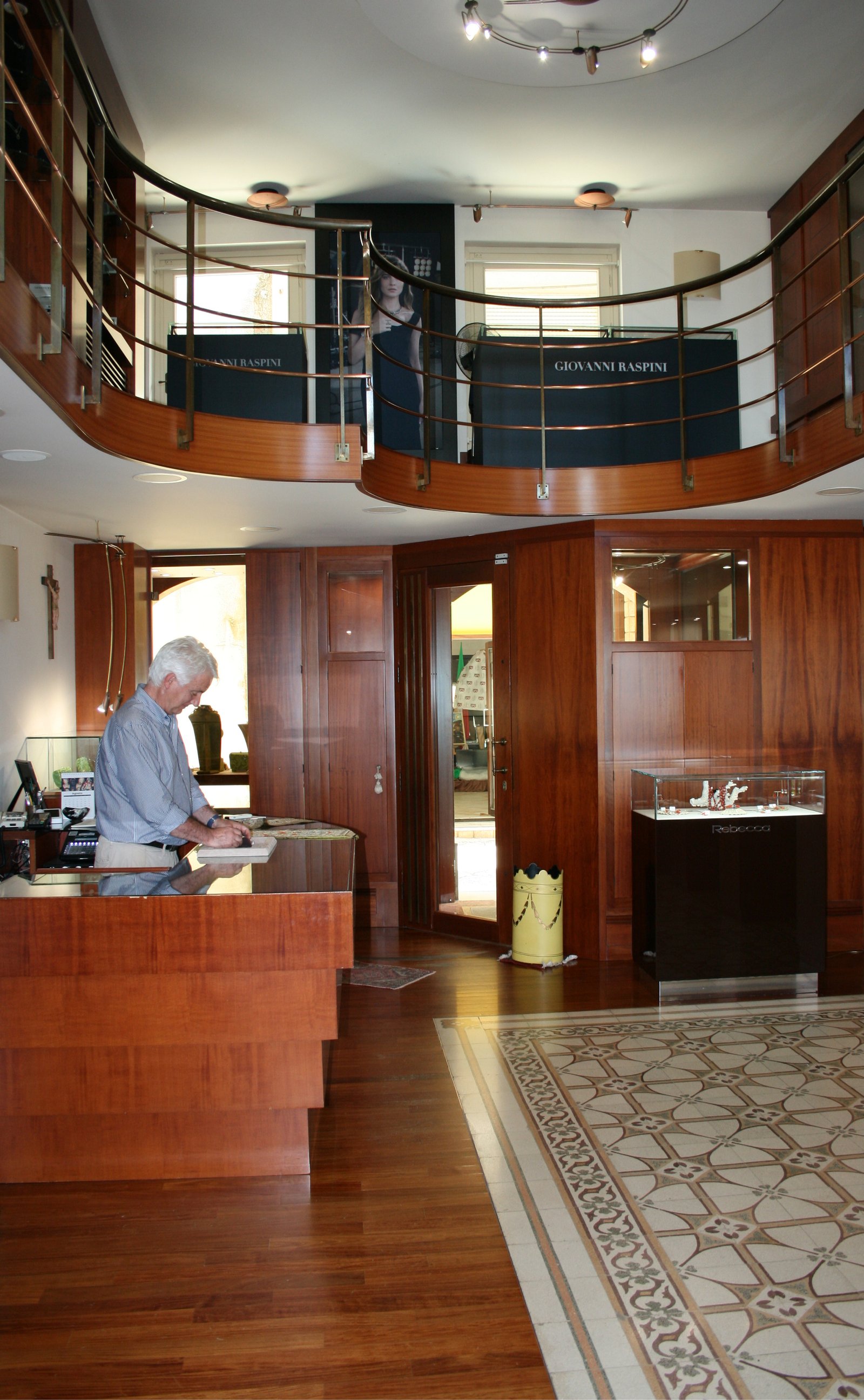 Gioielleria Lo Castro, interno